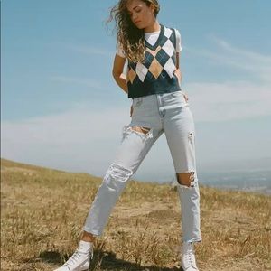 American Eagle ripped mom jean